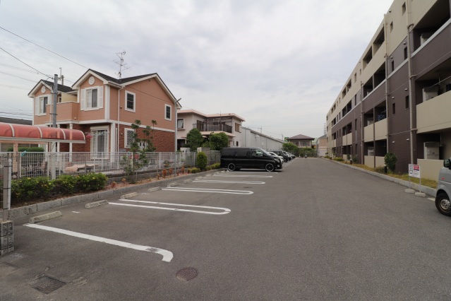 駐車場　駐車場