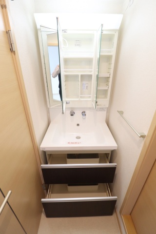洗面設備　脱衣場です
