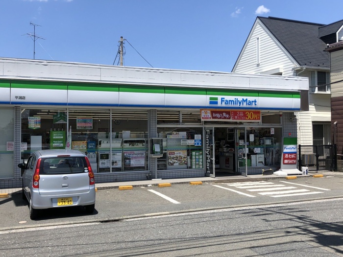 コンビニ　ファミリーマート（コンビニ）まで431m