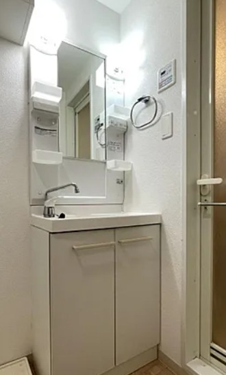 洗面設備　別部屋の画像を使用しております。