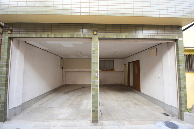 駐車場　駐車場