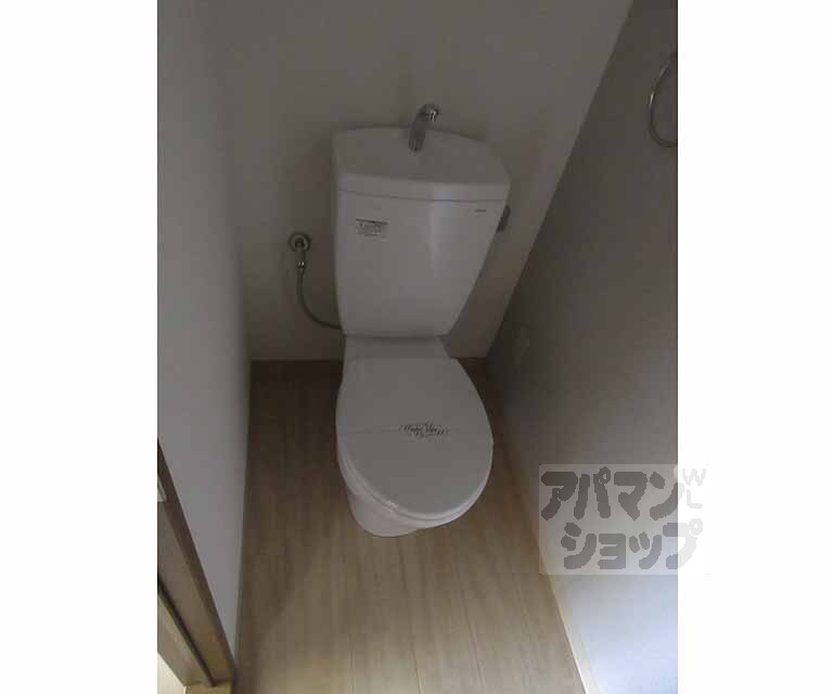 トイレ　ぴかぴかのトイレです