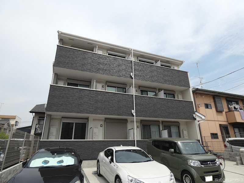 建物外観　ウエストガーデン吉川のご紹介は住まいの窓口アソシエにお任せく
