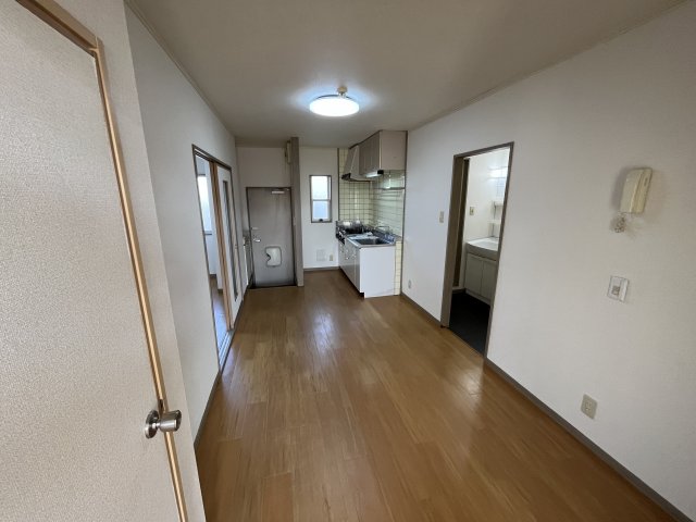 居室・リビング　同型他室の写真です。