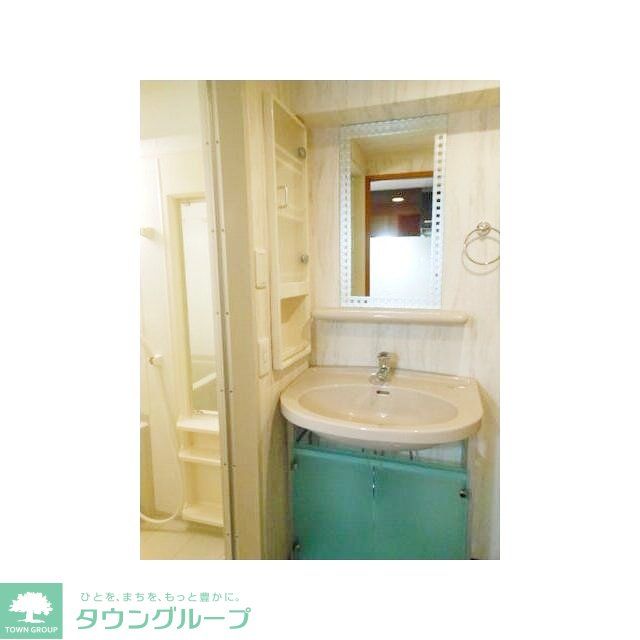 洗面設備　別部屋写真参照