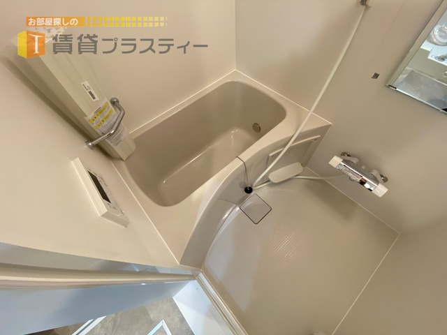 バス・シャワールーム　追い焚き機能も御座います。