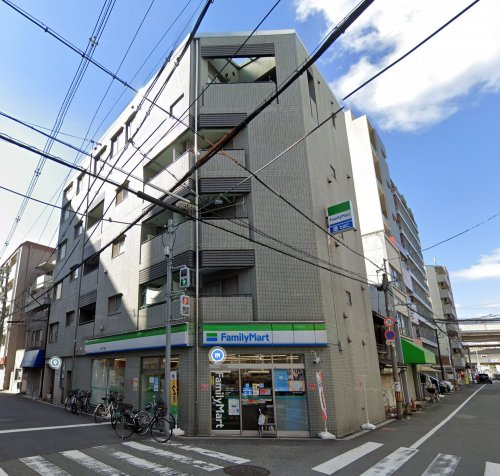 コンビニ　ファミリーマート 大国三丁目店（コンビニ）まで392m