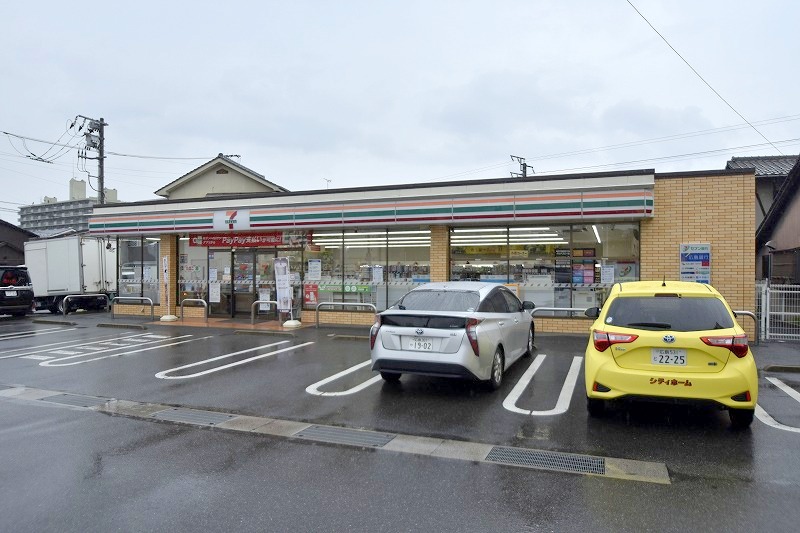 コンビニ　セブンイレブン広島東青崎町店（コンビニ）まで360m