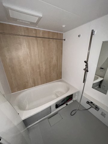 バス・シャワールーム　コンパクトで使いやすいお風呂です