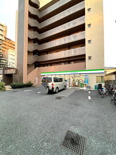 コンビニ　ファミリーマート 千住河原町墨堤通り店（コンビニ）まで186m