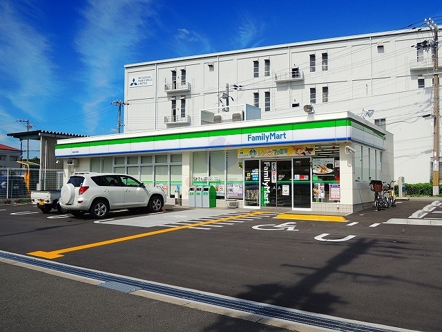 コンビニ　ファミリーマート福島北港通店（コンビニ）まで426m