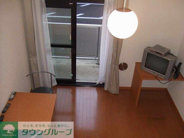 居室・リビング　床材は号室によって異なります