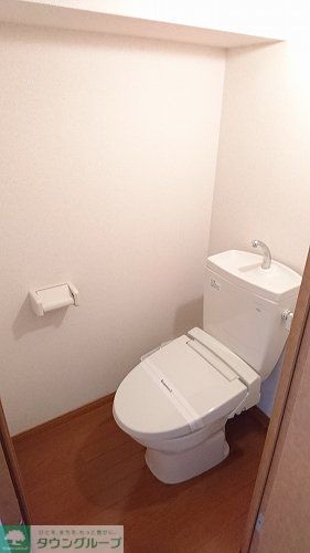 その他　床材は号室によって異なります
