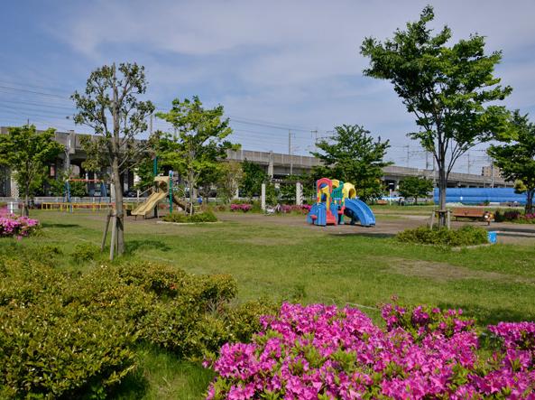 公園　西堀高沼公園多目的グラウンド（公園）まで874m