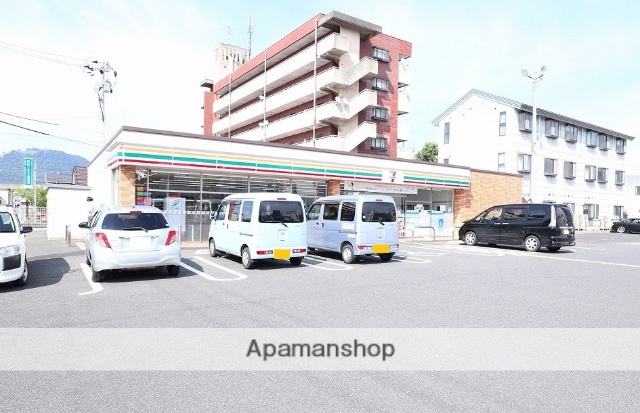 コンビニ　セブンイレブン鳥取吉方店（コンビニ）まで340m