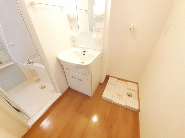 洗面設備　スペースが確保できる洗面所です