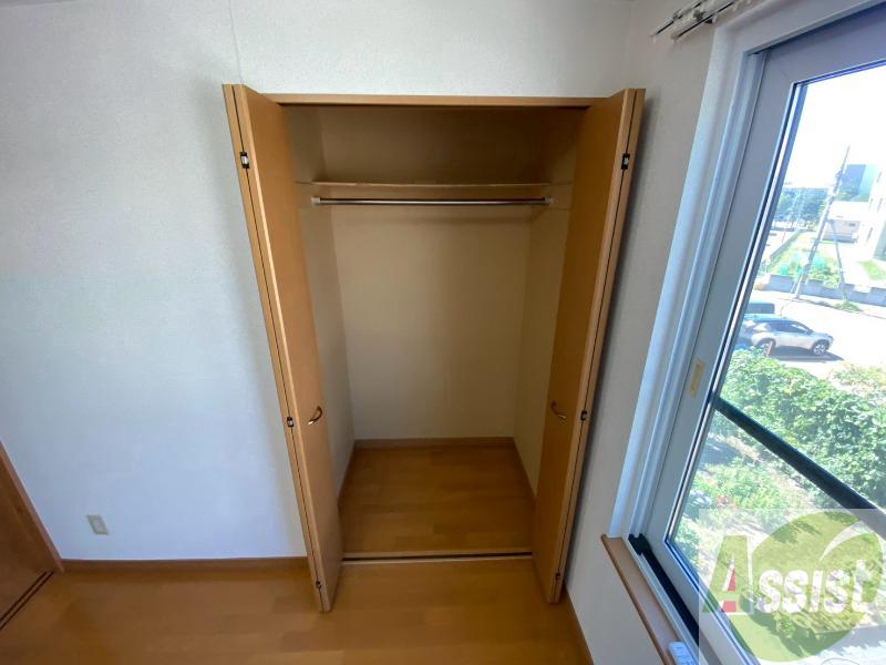収納　収納もバッチリあるのでお部屋が片付きますよ！