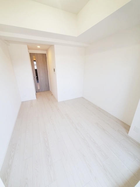 居室・リビング　白基調の清潔感のあるお部屋です