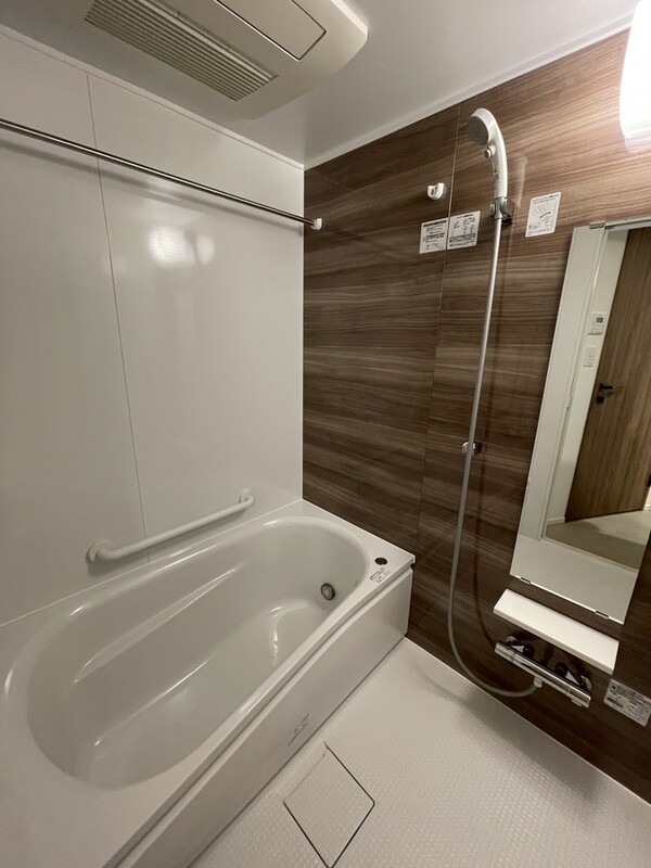バス・シャワールーム　※別部屋の参考写真です。