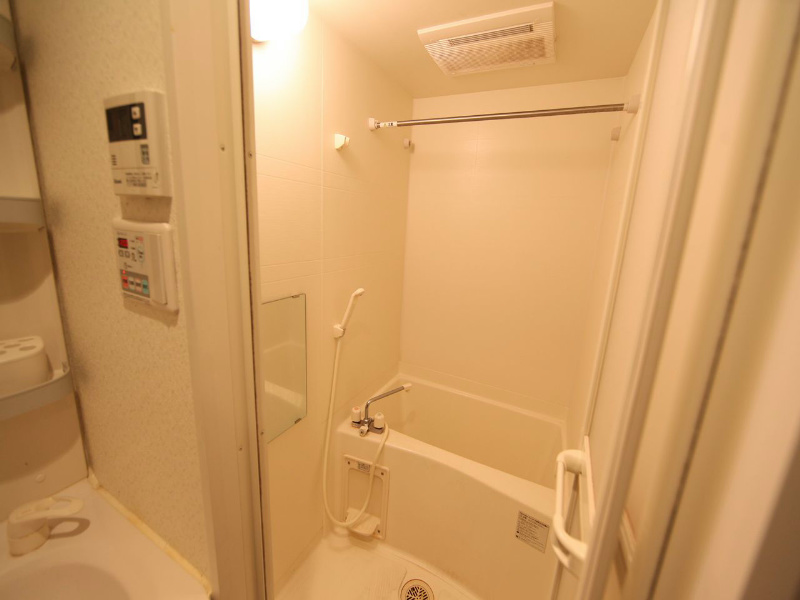 バス・シャワールーム　浴室暖房乾燥機付　24時間換気機能付バスルーム