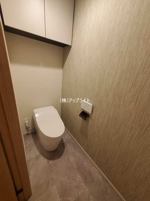 トイレ　温水洗浄便座