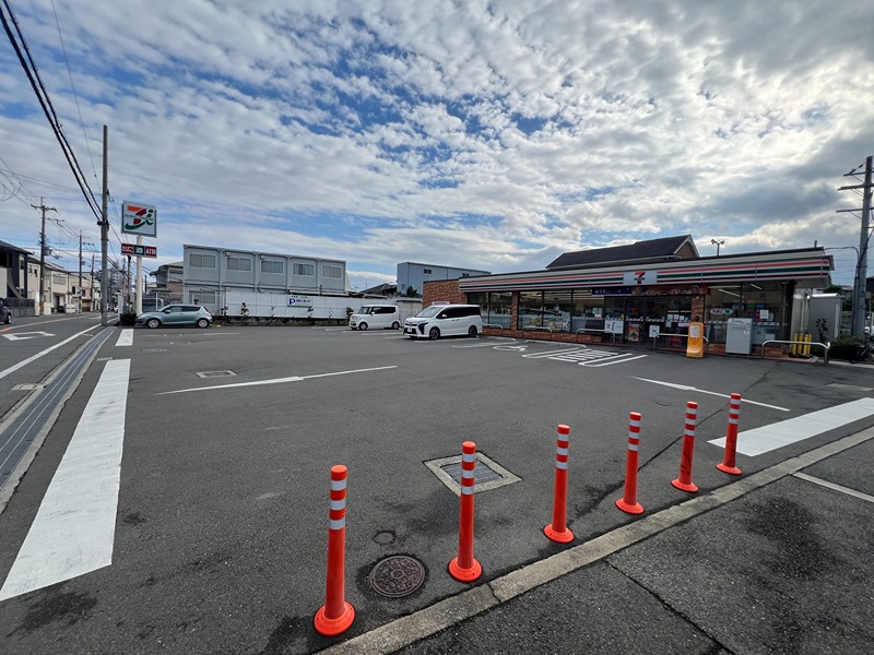 コンビニ　セブンイレブン 堺土塔町店（コンビニ）まで647m