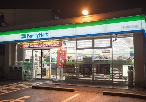 コンビニ　ファミリーマート 東三国六丁目店（コンビニ）まで343m