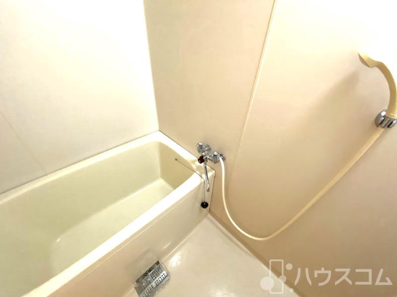 バス・シャワールーム　ゆっくり入れるサイズです。