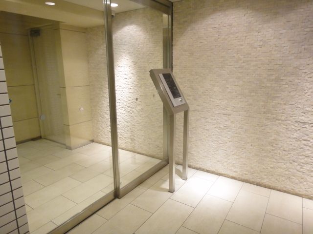 ロビー　収納