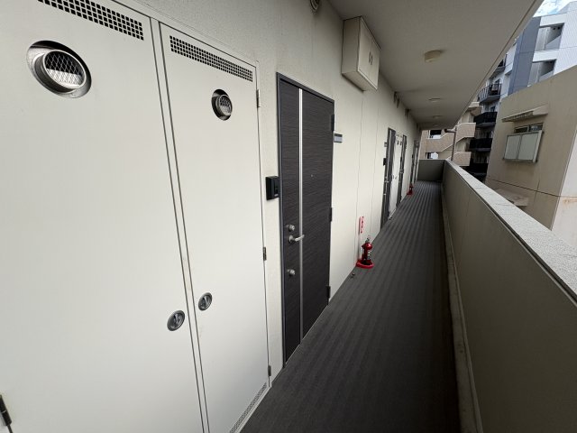 第18金山フクマルビルの玄関写真
