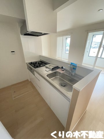キッチン　反転同タイプのお部屋です（現況を優先します）