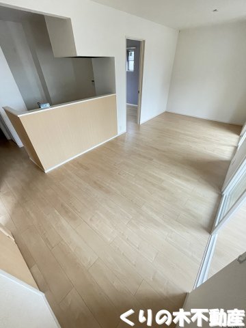 居室・リビング　反転同タイプのお部屋です（現況を優先します）