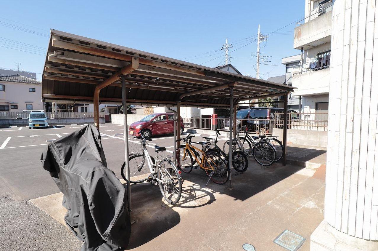 建物外観　駐輪場