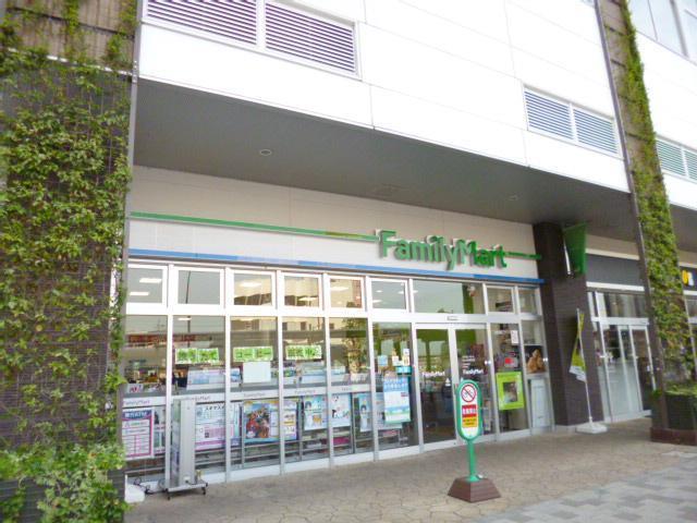 コンビニ　ファミリーマート狭山市駅東口店（コンビニ）まで487m