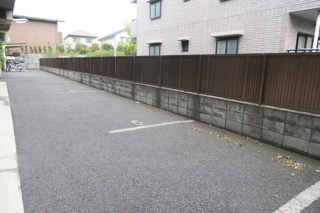 駐車場　敷地内駐車場★（※要空確認）