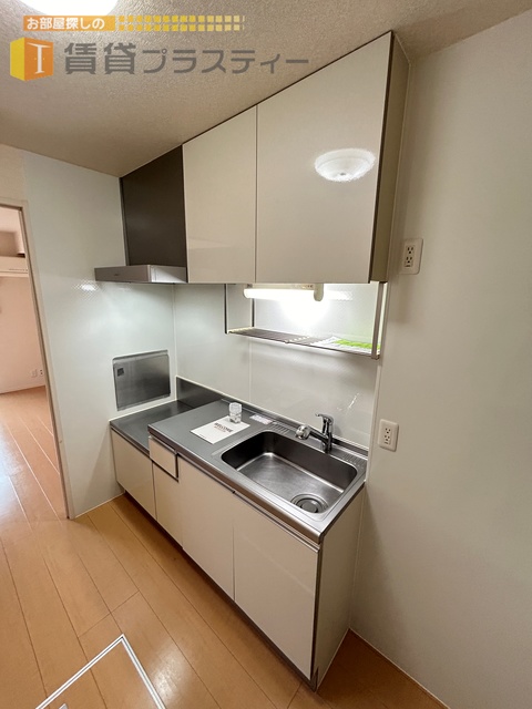 キッチン　調理スペースもしっかり確保