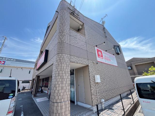 エントランス　外観写真（昼）