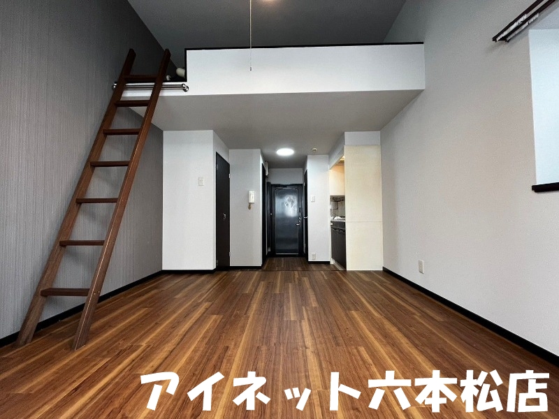 居室・リビング　広々としていいですね。