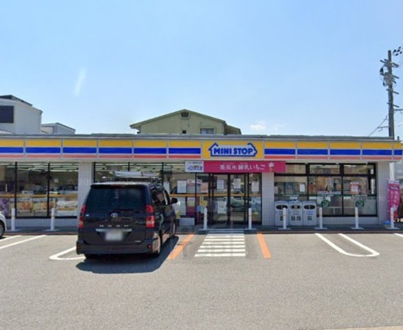 コンビニ　ミニストップ　八王寺1丁目（コンビニ）まで184m