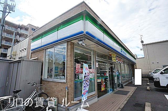 コンビニ　ファミリーマート 福岡堤二丁目店（コンビニ）まで656m