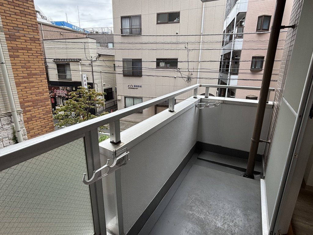 バルコニー　午後から日当り良好