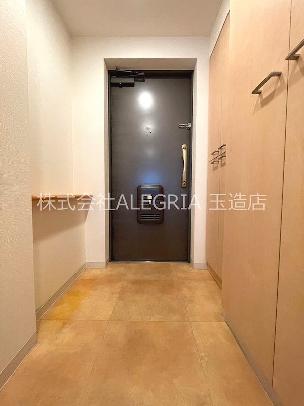 地下鉄千日前線 今里駅 徒歩5分 10階建 築21年の玄関写真