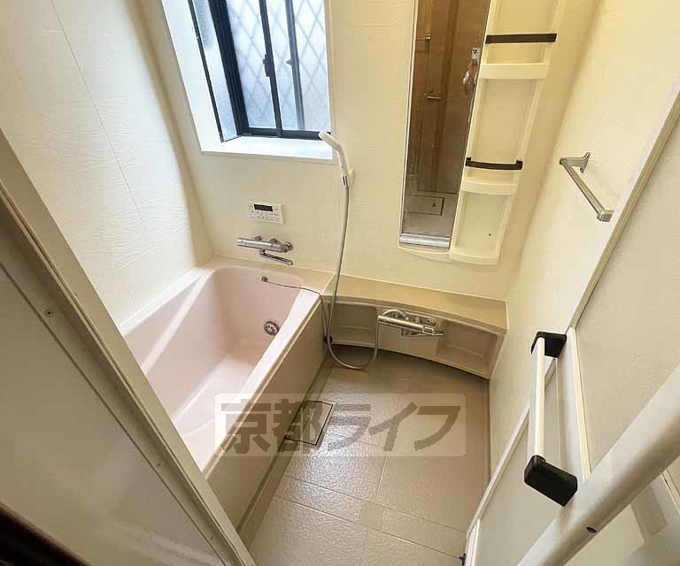 京阪本線 藤森駅 徒歩7分 2階建 築29年の風呂写真