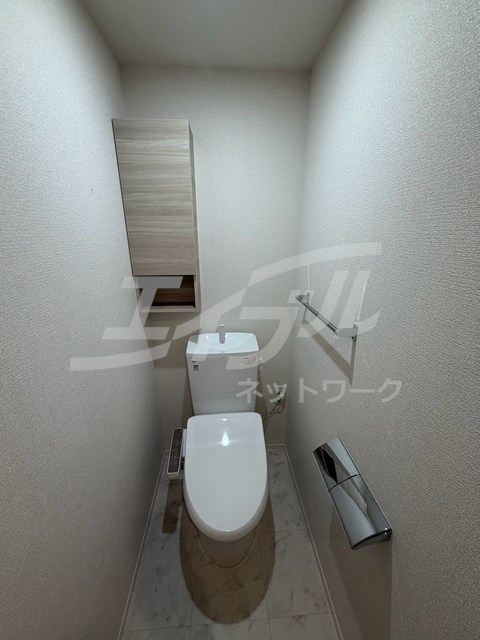 ＪＲ片町線 放出駅 徒歩11分 3階建 築1年のトイレ写真