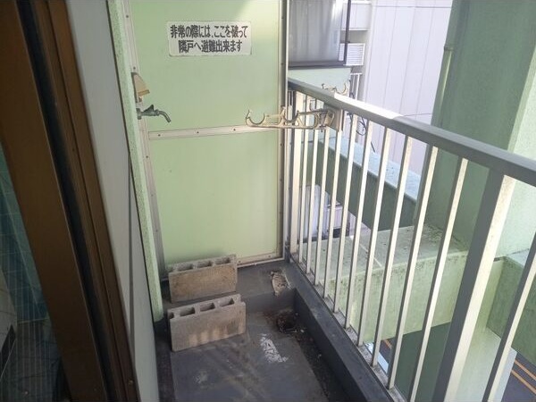 バルコニー　※写真は同じマンションの違う部屋のものになります。