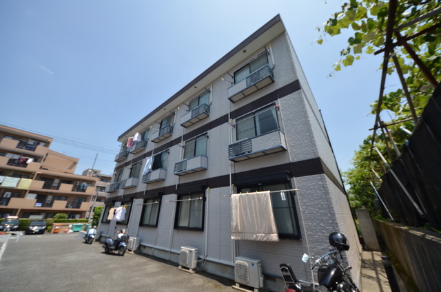 建物外観　★緑の多い、住みよいエリアに建つシングル物件★