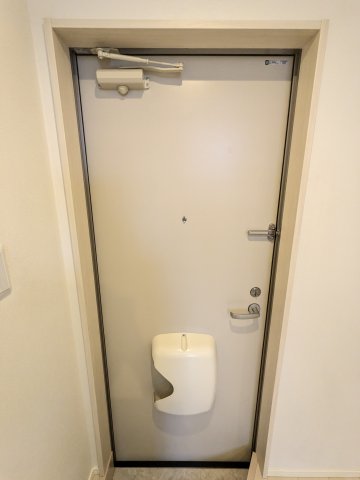 玄関　205号室