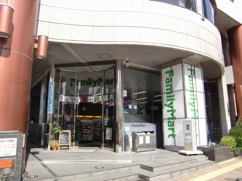 コンビニ　ファミリーマート 新神戸駅前店（コンビニ）まで287m