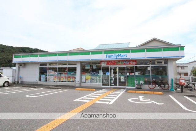 コンビニ　ファミリーマート高知介良店（コンビニ）まで536m