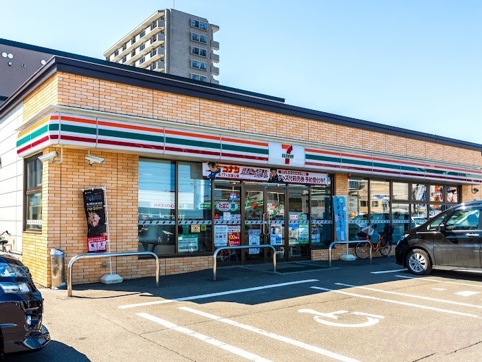 コンビニ　セブンイレブン札幌北4条西25丁目店（コンビニ）まで274m